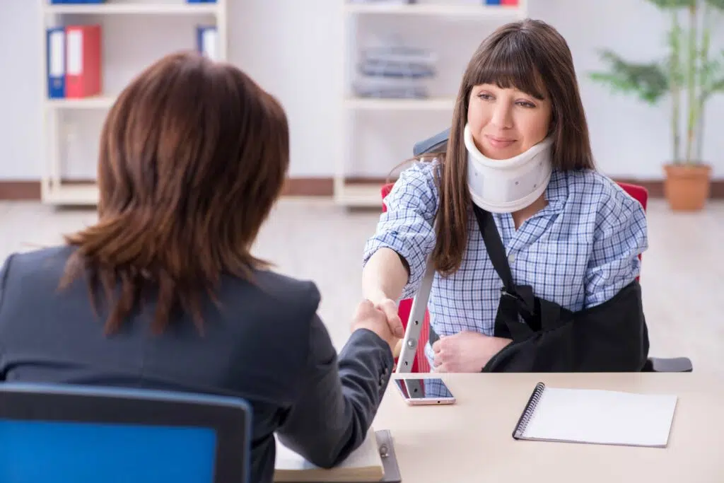 ¿Cuándo debería considerar contratar a un abogado de compensación laboral?