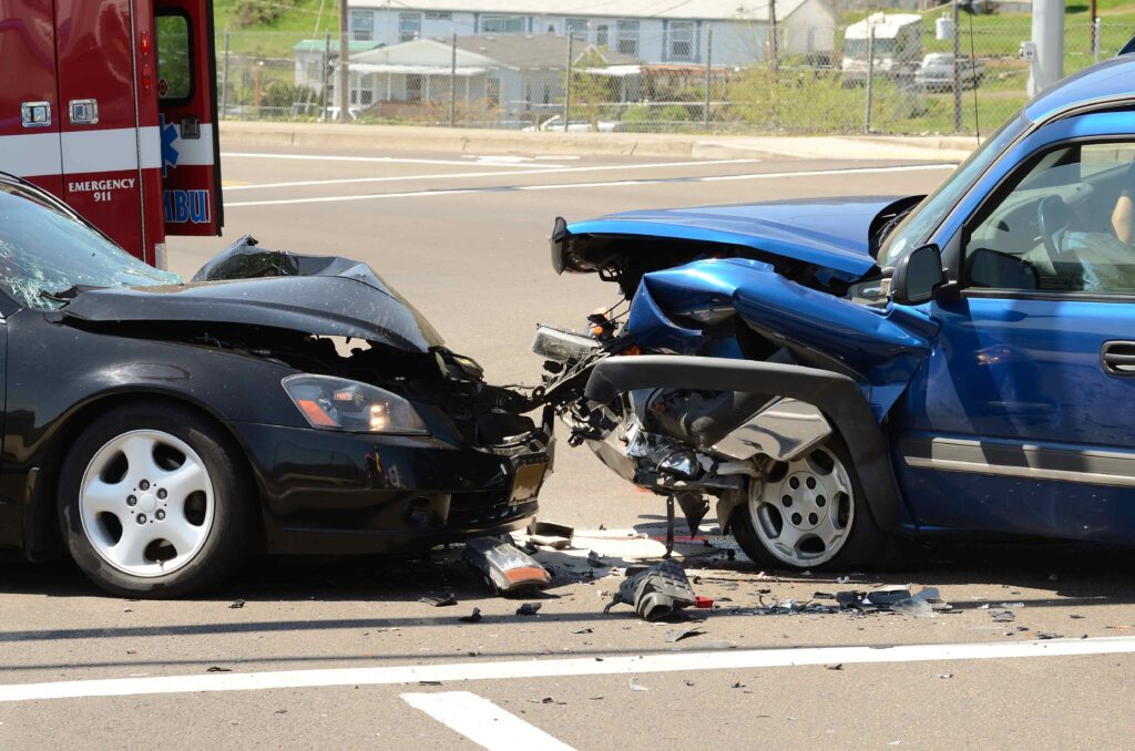 ¿Cuáles son las causas más comunes de los accidentes de auto?