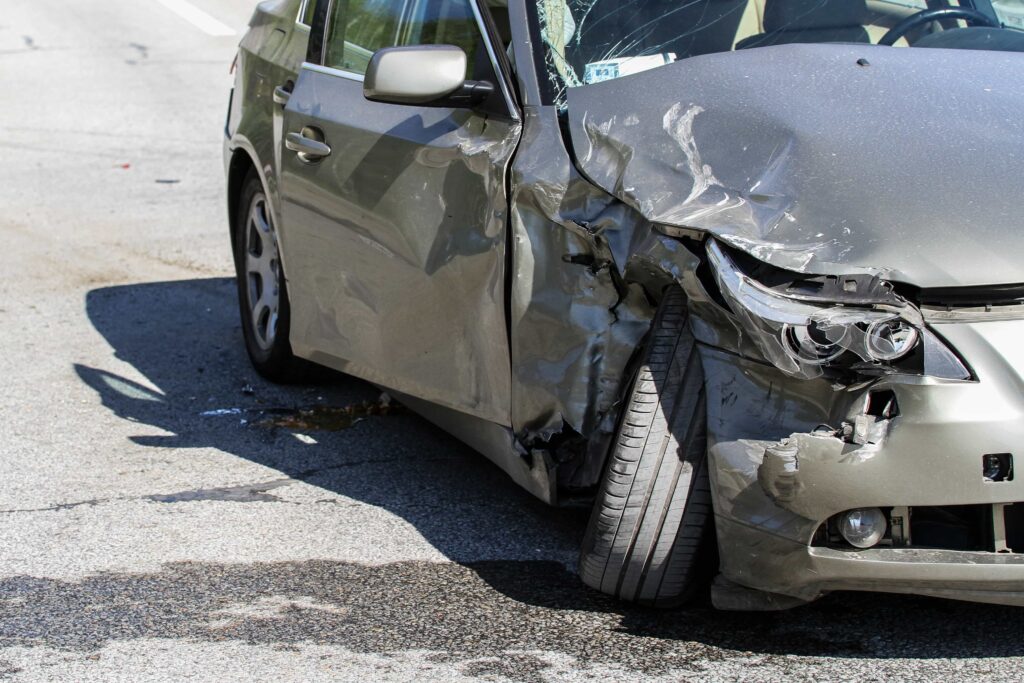 Prevención de accidentes automovilísticos frontales