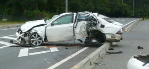 ¿Quién es responsable de los daños en un accidente de tránsito?