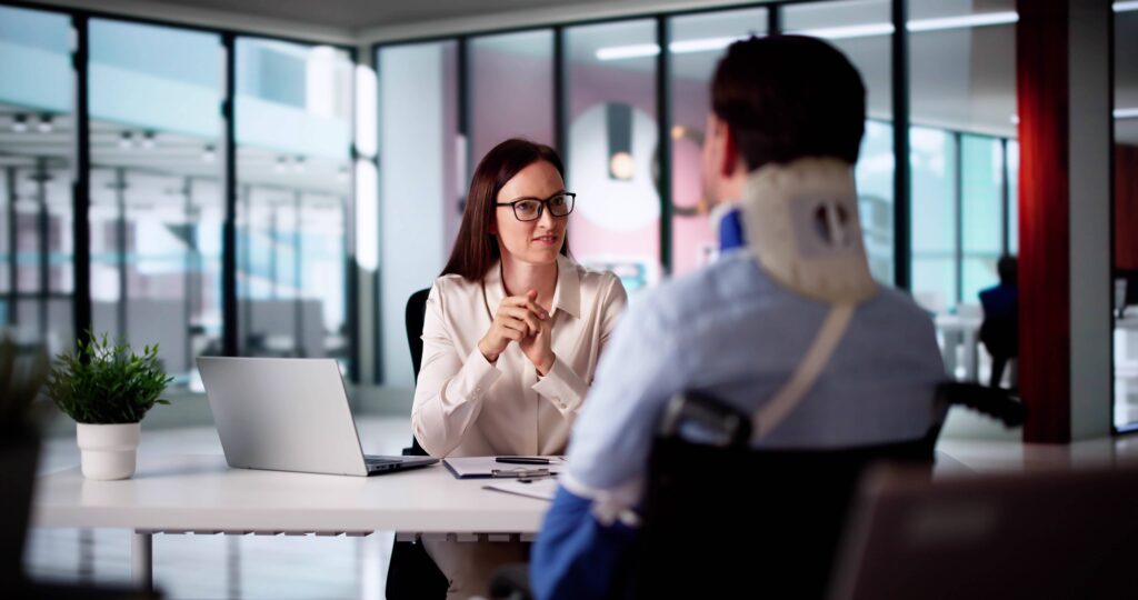¿Cómo puede ayudarme un abogado de accidentes de personal injury?