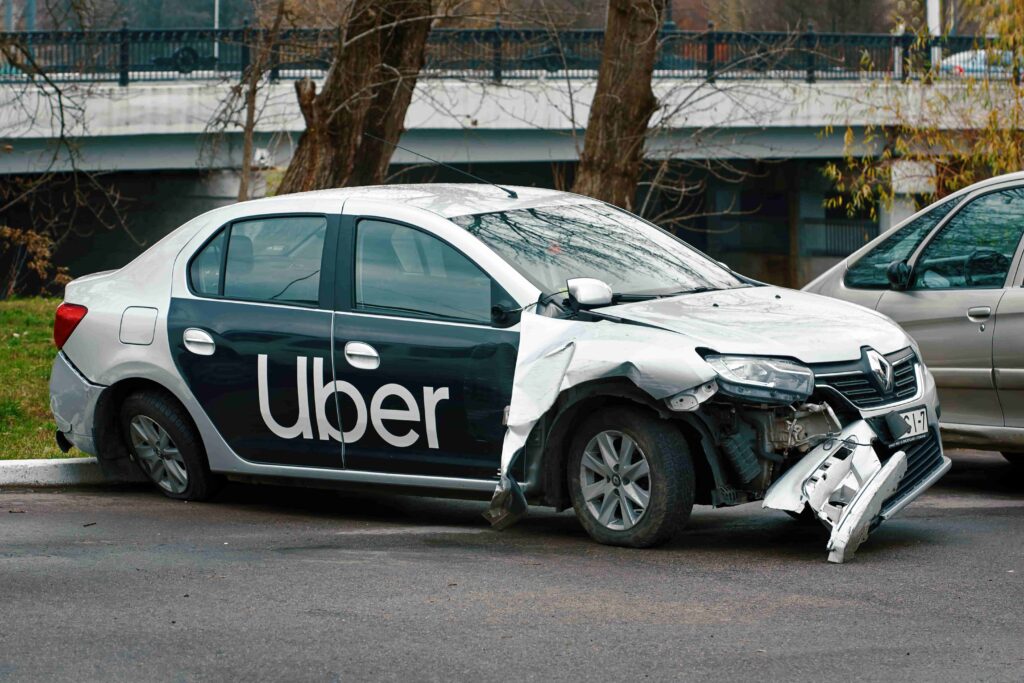 ¿Qué pasa si tienes un accidente como pasajero en Uber o Lyft?