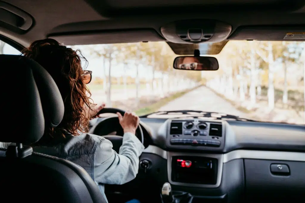¿Qué puedes hacer para evitar un accidente de auto? 