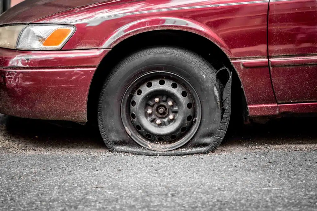 ¿Cómo ocurre un reventón de llanta? ¿Se puede culpar a alguien?