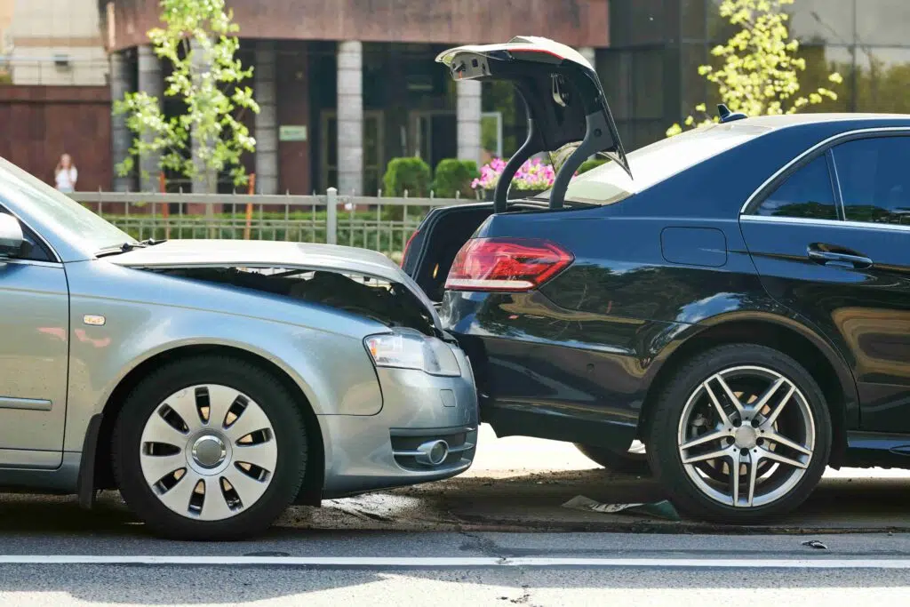 Accidente de auto y lesiones personales 