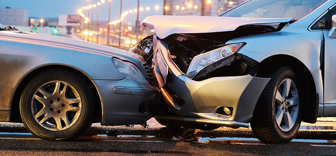 accidentes de auto de noche vs de día